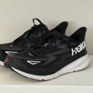 Hoka One One Clifton 9 Athletic Sneakers